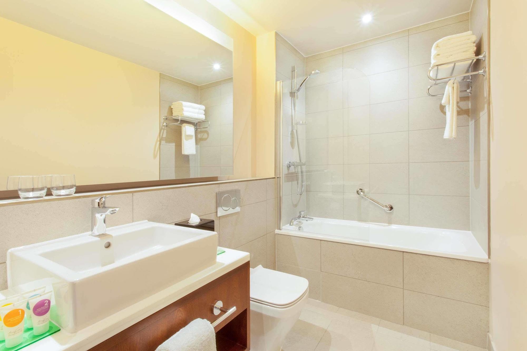Hyatt Place West London Hayes Hayes  Exterior foto